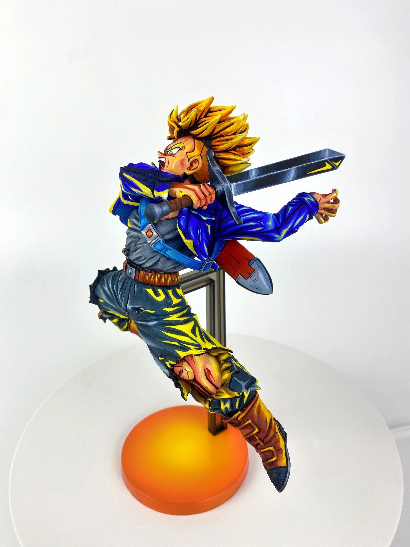 2d comic color dragon ball Figure repaint-Trunks- jumping knife - Image 2