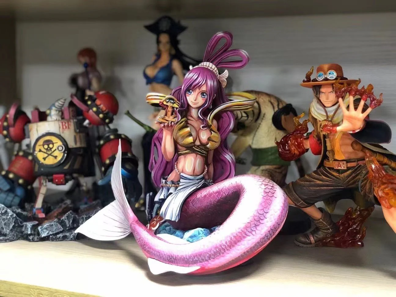 One Piece girls coating Comic color effect Figure model - Image 8