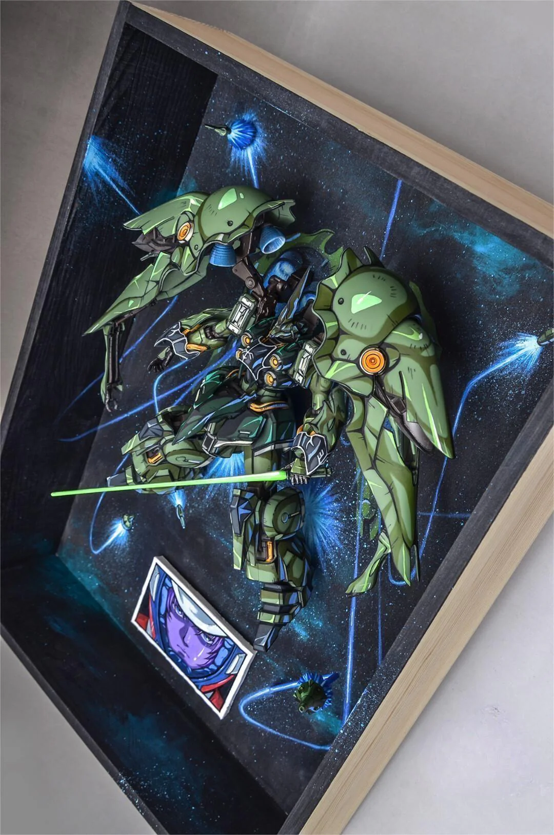 Repainting Gundam Kshatriya with photo frame background pure hand painting - Image 3