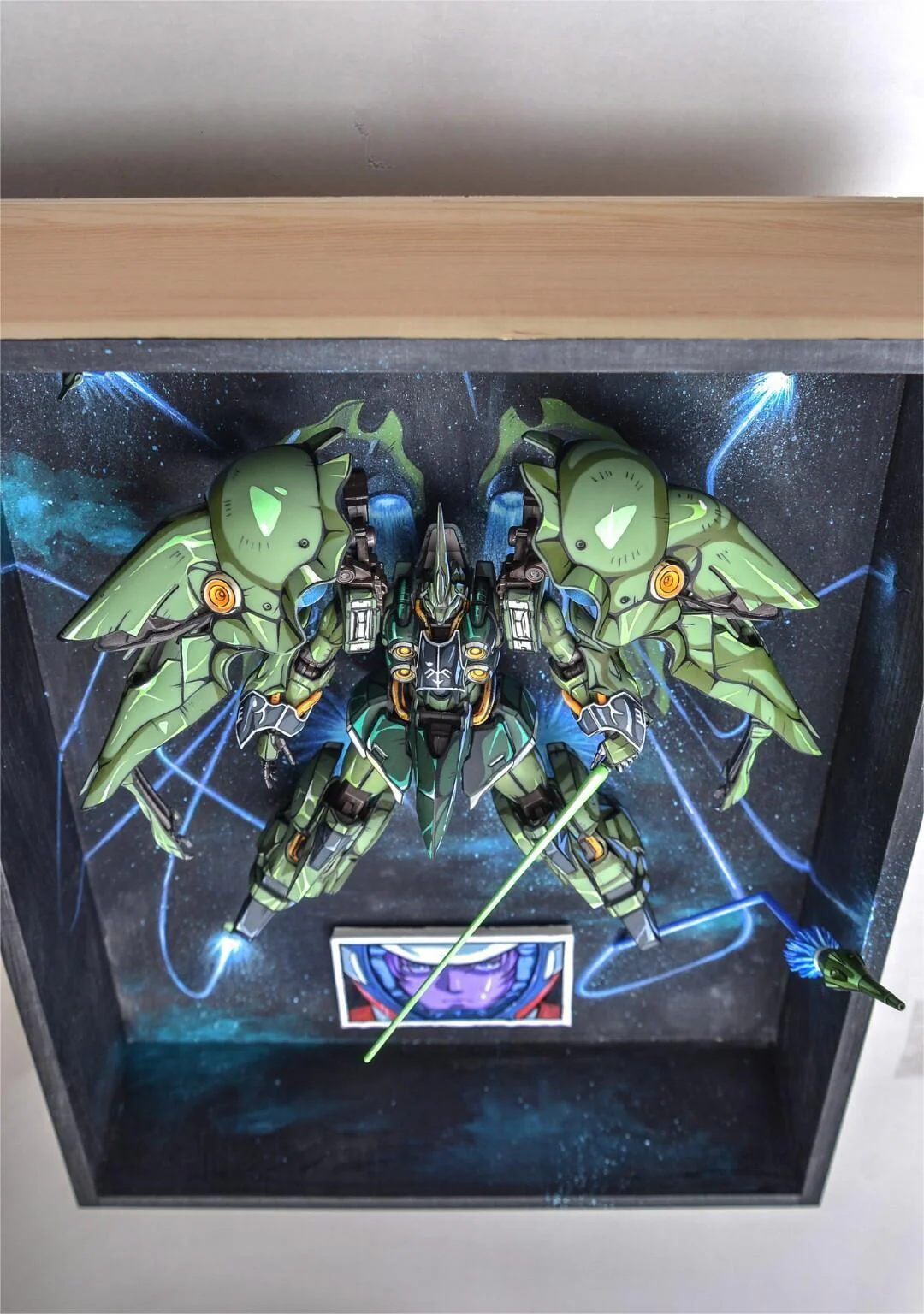 Repainting Gundam Kshatriya with photo frame background pure hand painting - Image 5